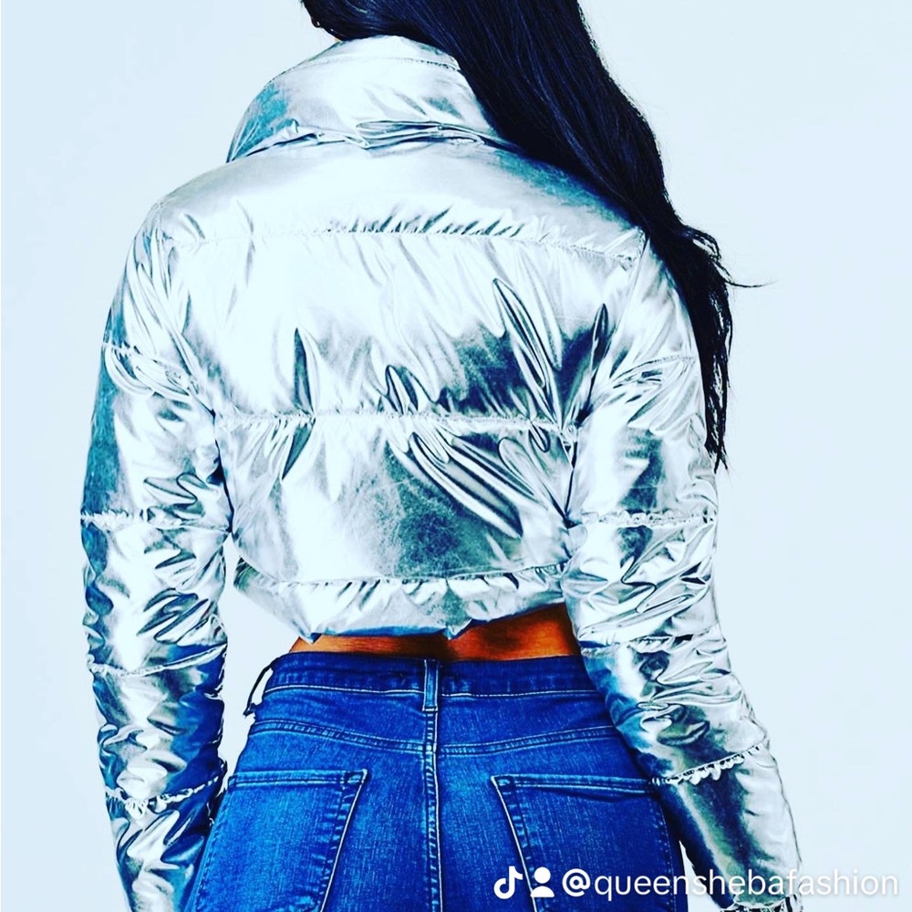 Cropped foiled puffer jacket - Picture 3 of 4